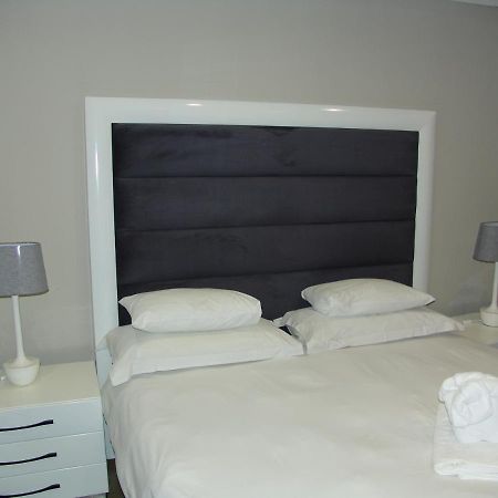 African Moon Corporate House Kempton Park Bagian luar foto