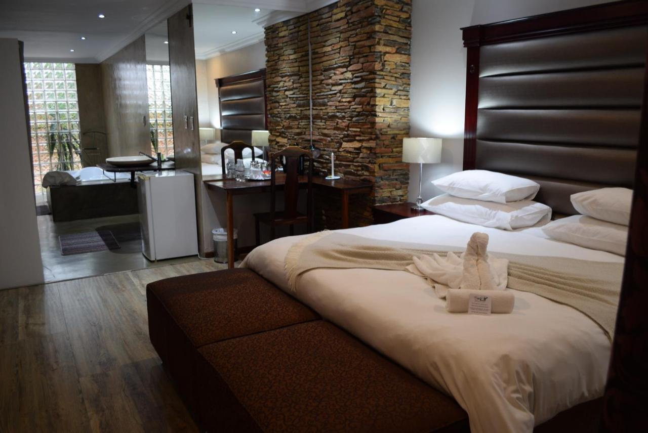 African Moon Corporate House Kempton Park Bagian luar foto