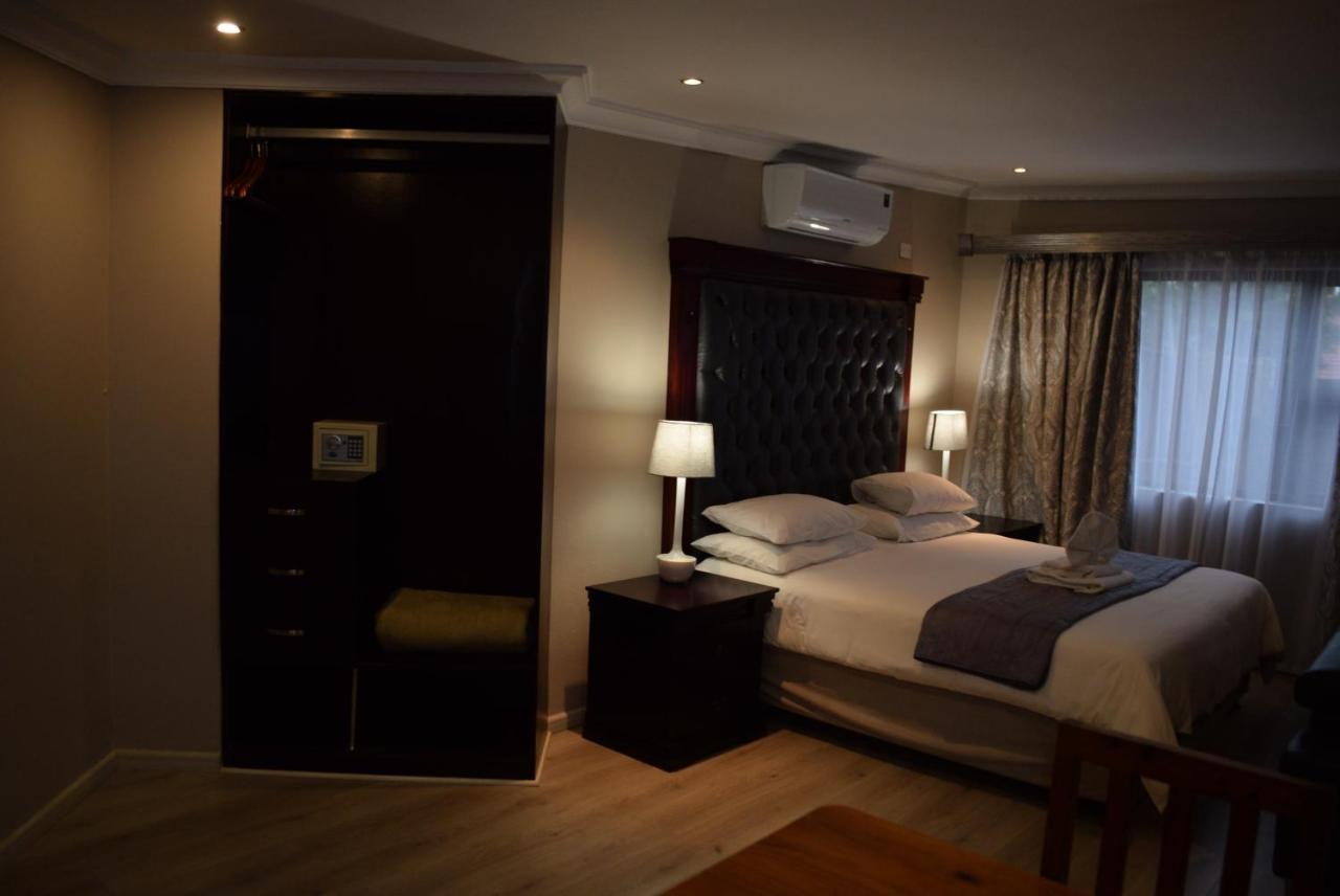 African Moon Corporate House Kempton Park Bagian luar foto