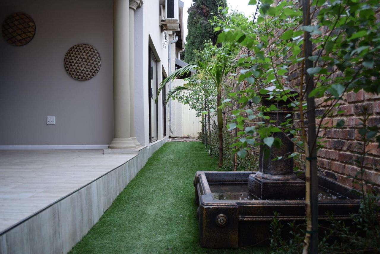 African Moon Corporate House Kempton Park Bagian luar foto