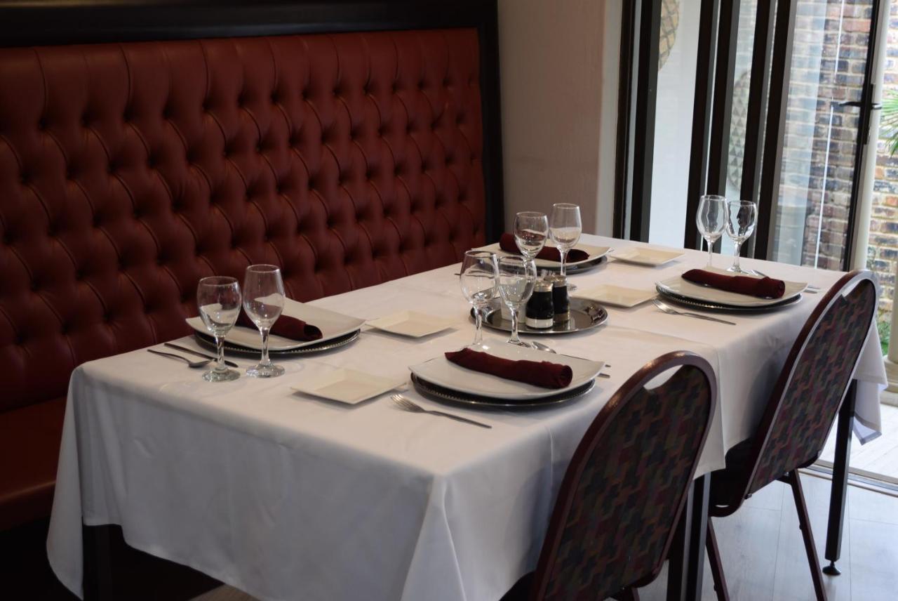 African Moon Corporate House Kempton Park Bagian luar foto