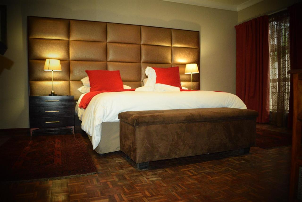 African Moon Corporate House Kempton Park Bagian luar foto