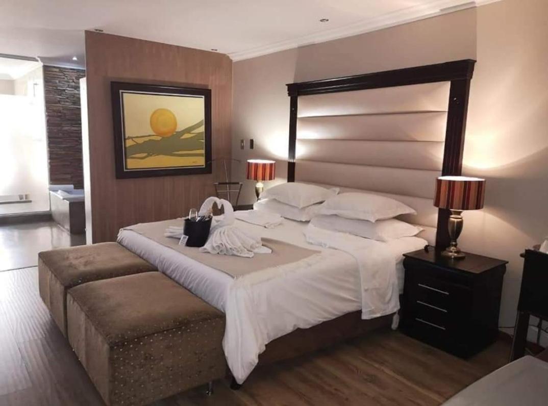 African Moon Corporate House Kempton Park Bagian luar foto
