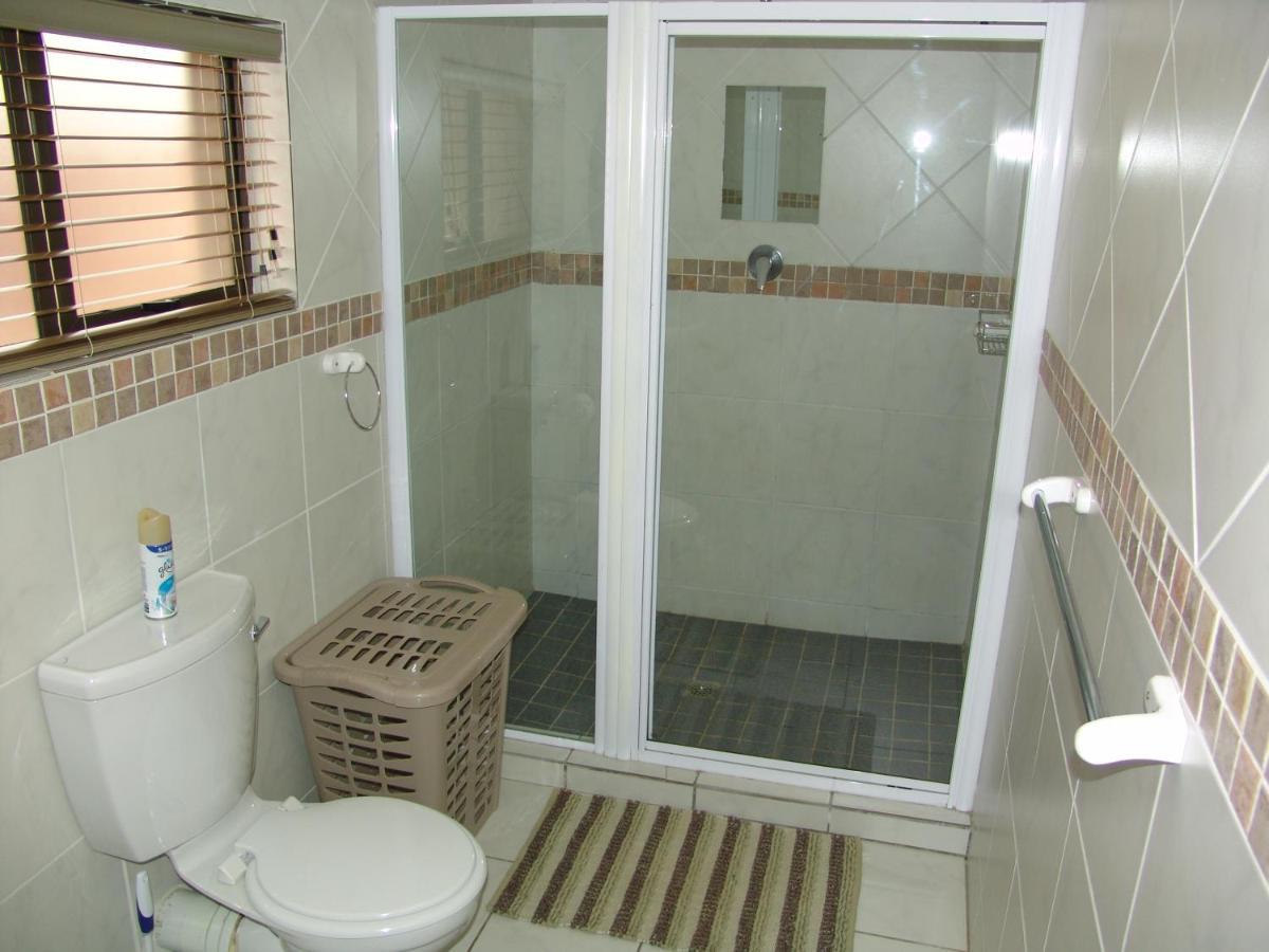 African Moon Corporate House Kempton Park Bagian luar foto