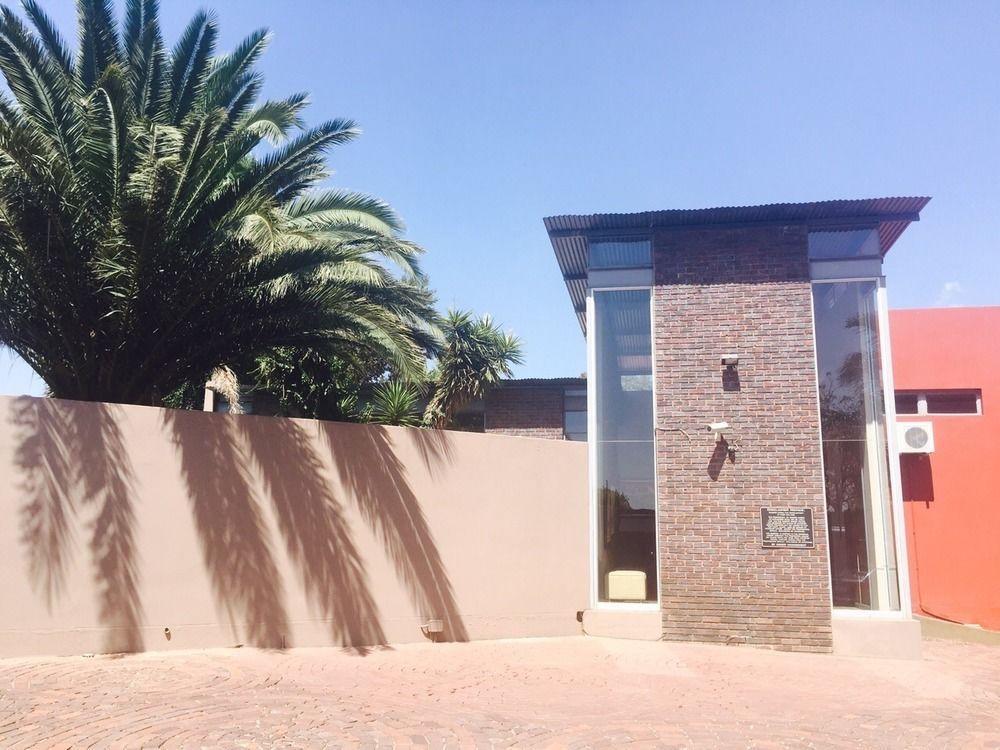 African Moon Corporate House Kempton Park Bagian luar foto