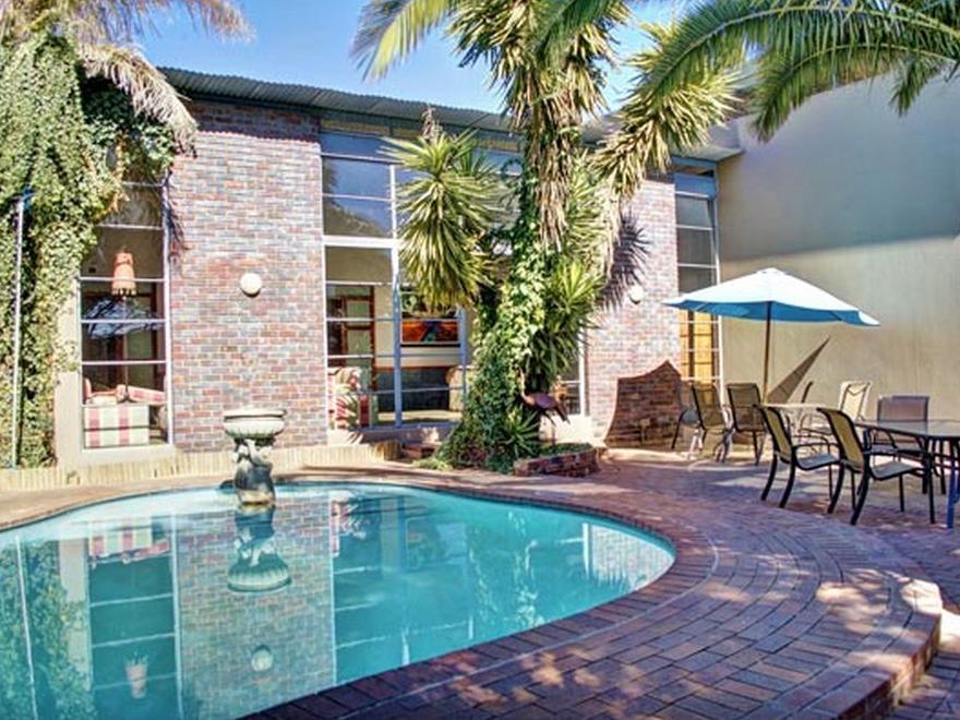African Moon Corporate House Kempton Park Bagian luar foto
