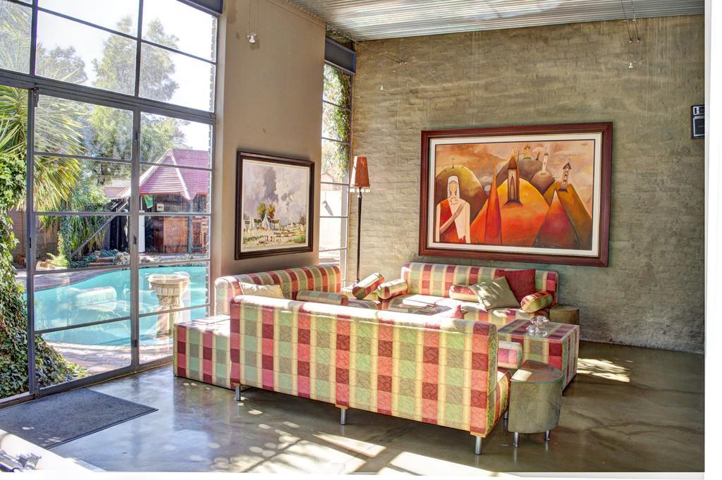 African Moon Corporate House Kempton Park Bagian luar foto